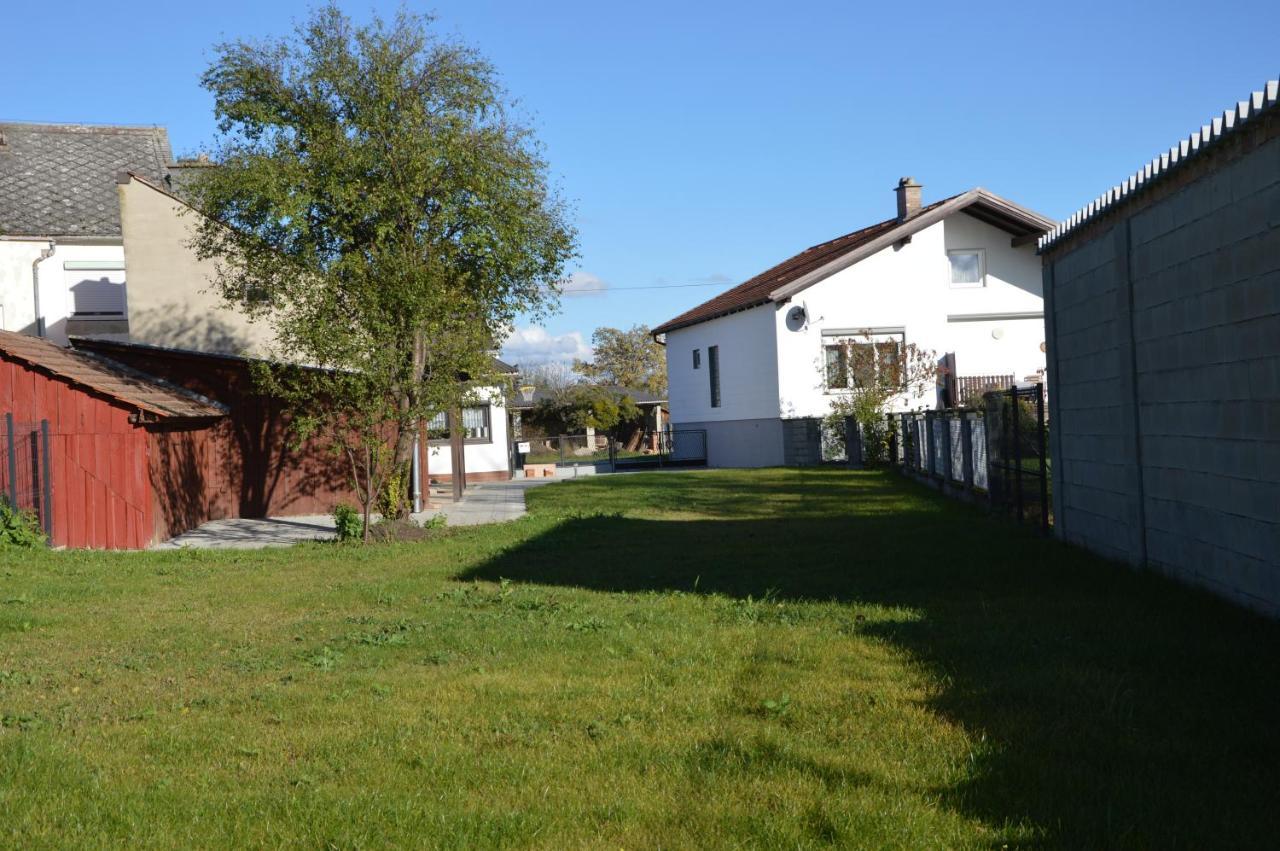 Kinderlachen Garantiert Locsmánd Kültér fotó